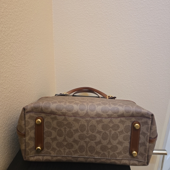 Coach Taylor Shoulder Bag In Signature Canvas - Picture 10 of 13